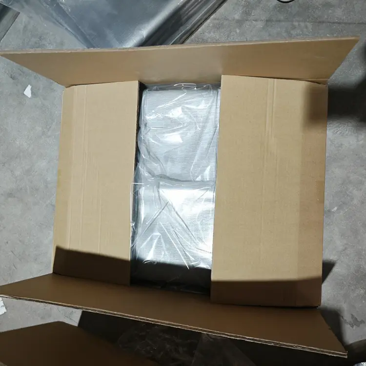 Itim na Silver 240 Birhen Pe Tarpaulin